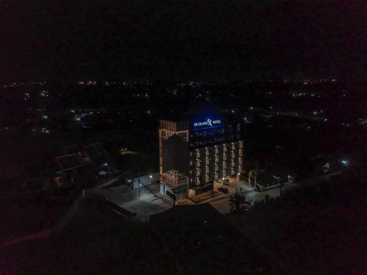 Sr Grand Hotel Chiangmai Chiang Mai Bagian luar foto